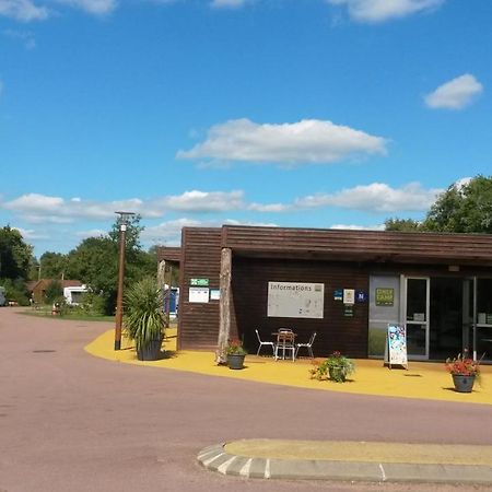 Onlycamp Le Pont Romain Yvré-lʼÉvêque 外观 照片