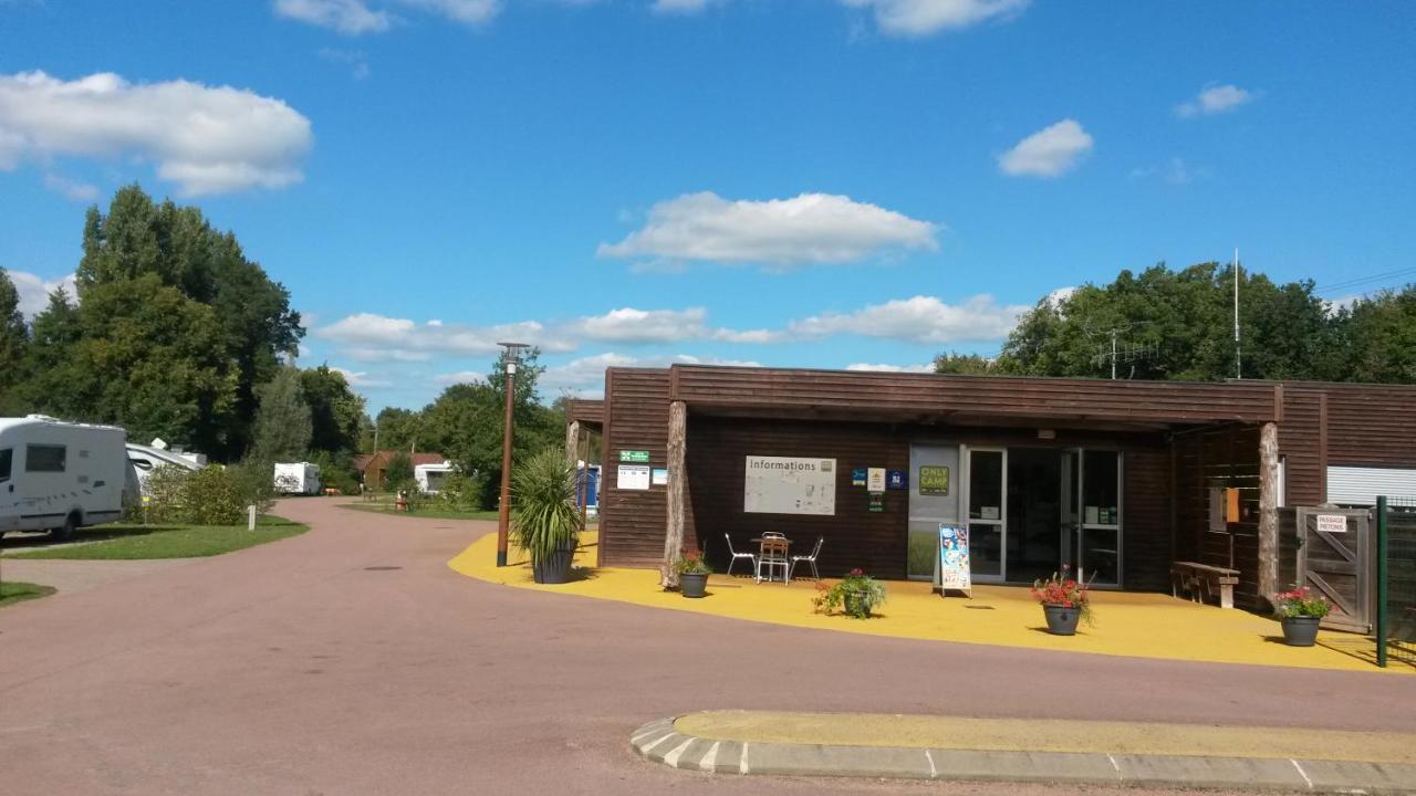 Onlycamp Le Pont Romain Yvré-lʼÉvêque 外观 照片