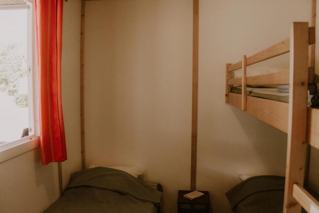 Onlycamp Le Pont Romain Yvré-lʼÉvêque 外观 照片